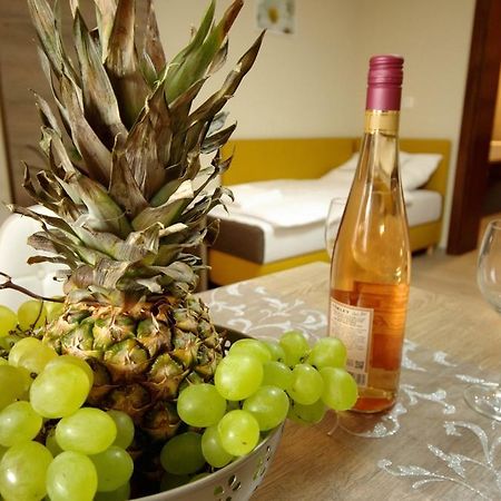 Mosoly Deluxe Apartman Gyula Zewnętrze zdjęcie